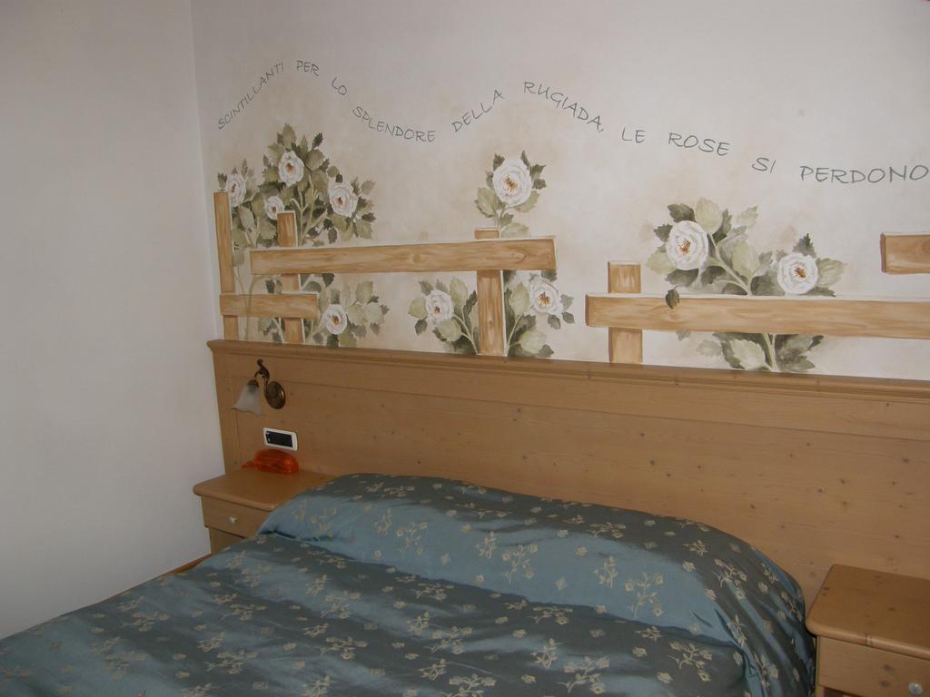 Villa Ilaria Caderzone Oda fotoğraf